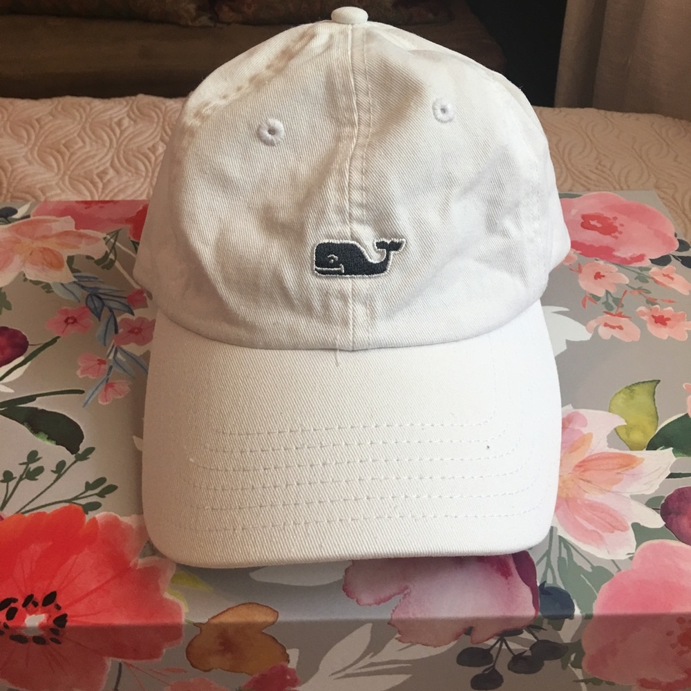 White Vineyard Vines Hat